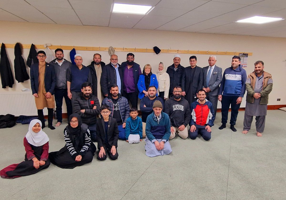 Thanks Cllr Mehrban Sadiq for inviting me to Iftar at Heaton Mosque. It was such an honour. I’m grateful to the Committee members, volunteers and the mosque’s community for the warm welcome and kind hospitality. Eid Mubarak to you all!