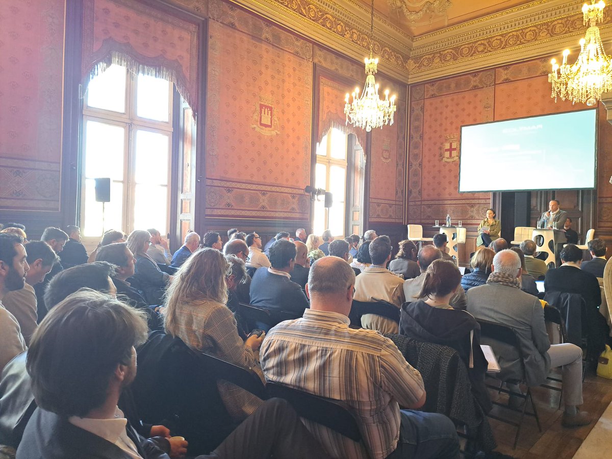 Accueil par notre élu Olivier Cebe au Palais de la Bourse des rencontres territoriales du consortium EOLYMAR. Une matinée de débats autour des grandes transitions énergétiques et les enjeux de décarbonation de notre territoire. La #CCIAMP soutient ces transformations nécessaires…