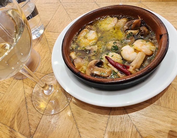 久々外でプラベ飲み 今夜20時出勤！よろしくお願いします！ https://t.co/JWMcjBCoeP