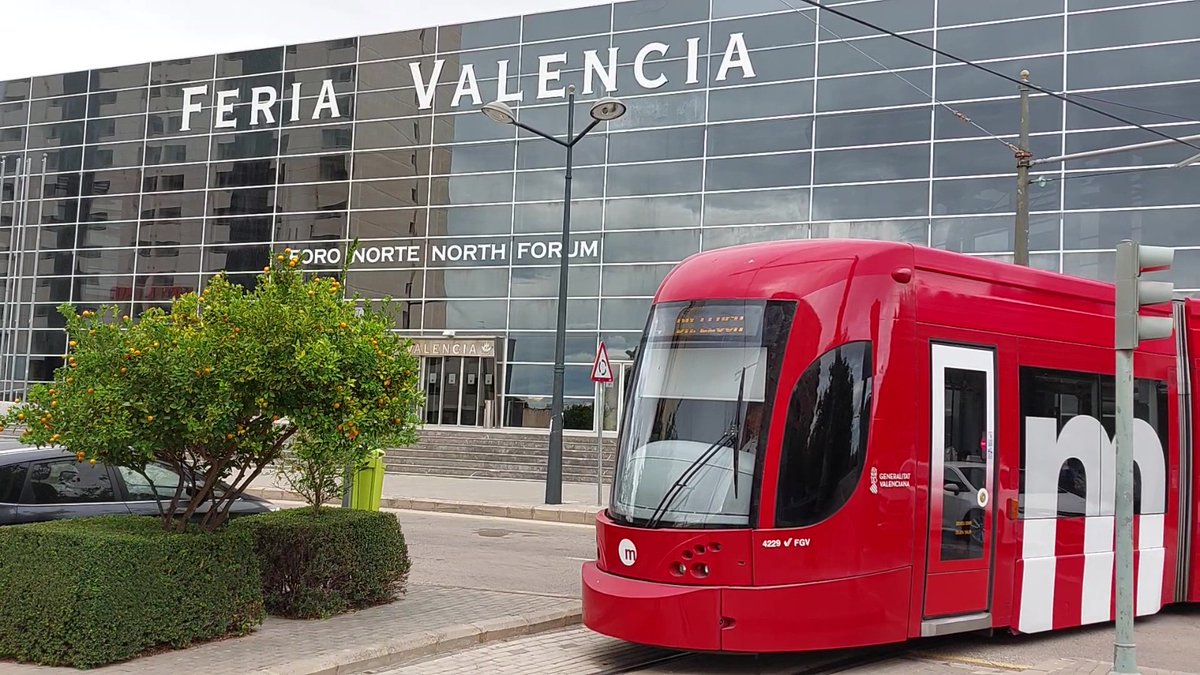 📢🚊 #Metrovalencia oferix servicis especials de tramvia a @Feria_Valencia amb motiu de la Fira de la @CarreraMujer 🗓️ 12 i 13 abril ⏰ Consulta els horaris 👉 bit.ly/3OgFJWw ➡️ bit.ly/3vT27i0
