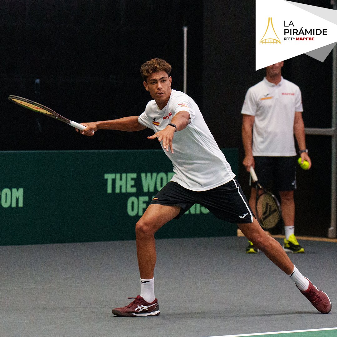 🫡 Nuestra WC ya está en pista ❤️ Alejandro Melero disputa esta semana el #ITF M15 de Telde gracias a una invitación de la RFET 🆙 Una gran oportunidad para el joven balear de seguir con su crecimiento como jugador dentro de #LaPiramideRFET by @MAPFRE . ¡Mucha suerte!