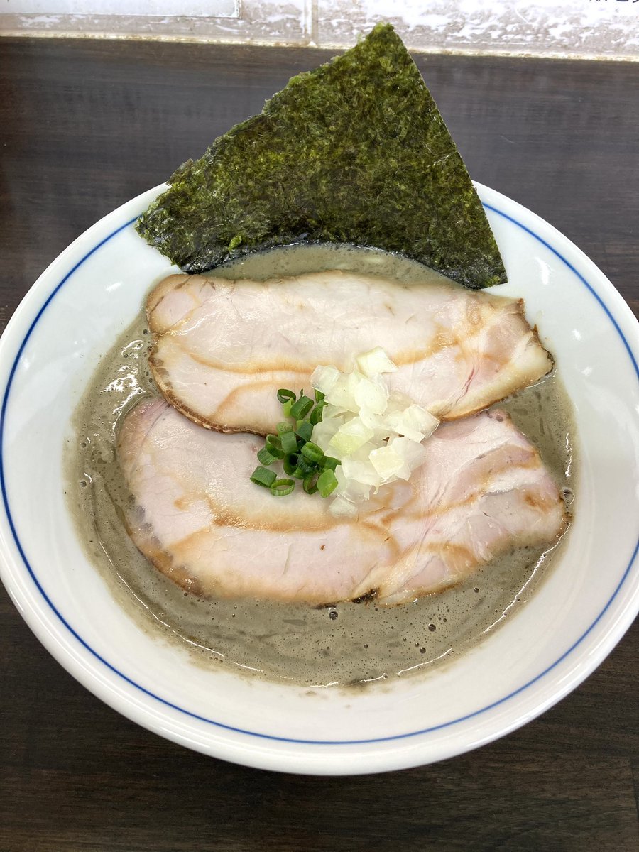 三和 中華ソバ店/栃木県宇都宮市

・濃厚煮干しそば

煮干しのパンチある香りや良い意味での煮干しらしいクセがありめちゃくちゃ旨かった😋

#ラーメン