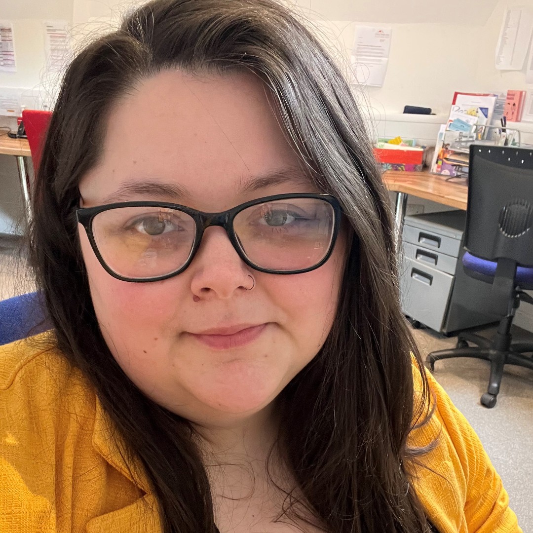 It's National Siblings Day! Today we'd like to introduce Holly, our sibling support worker. Join her for the day & learn more about how she gives siblings a safe and fun space to discuss their feelings and build their confidence Read Holly's blog: ow.ly/NHxT50Rbspa