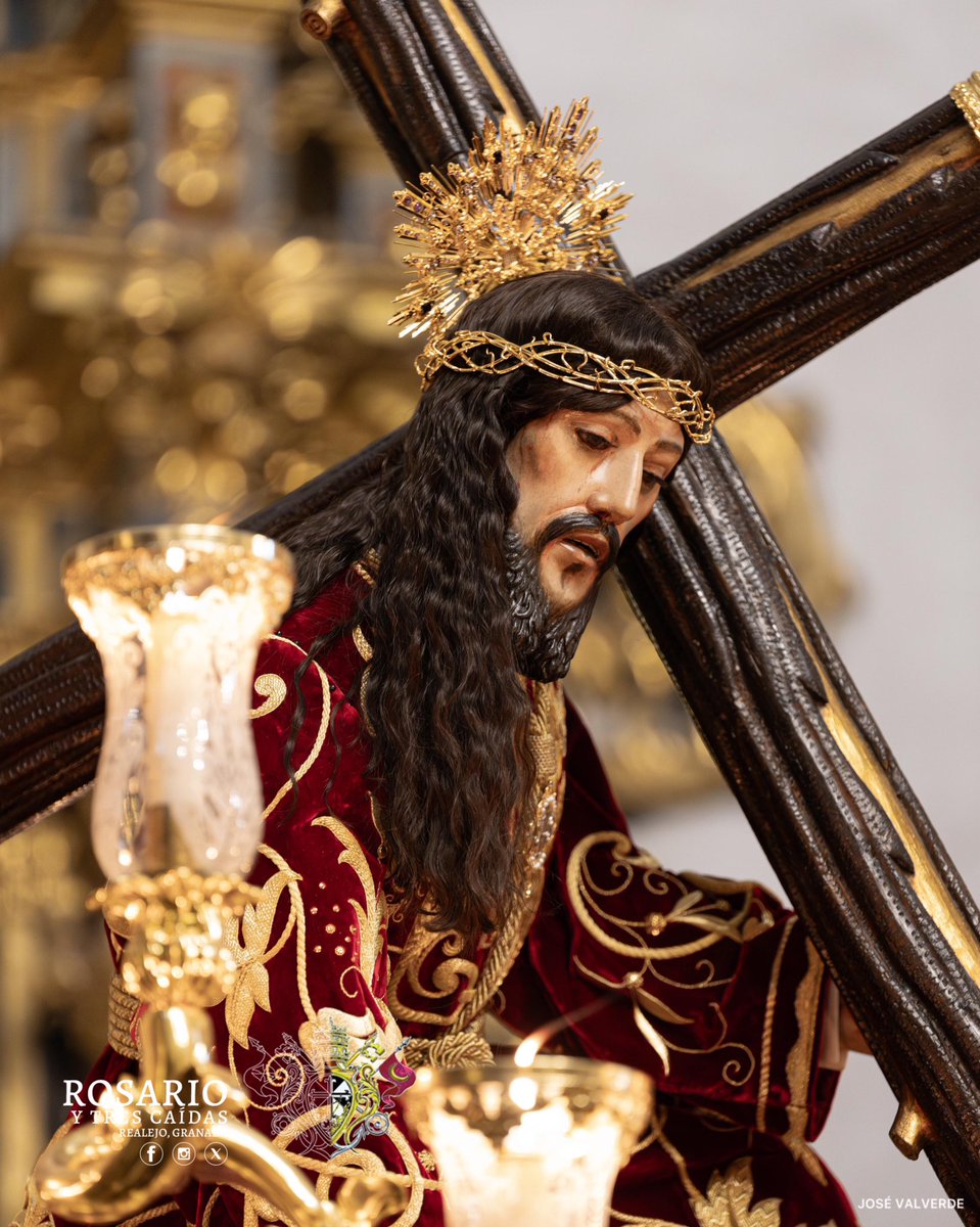 «Proclamad conmigo la grandeza del Señor, ensalcemos juntos su nombre.»

#MiércolesdelRosario
#RosarioyTresCaídas
