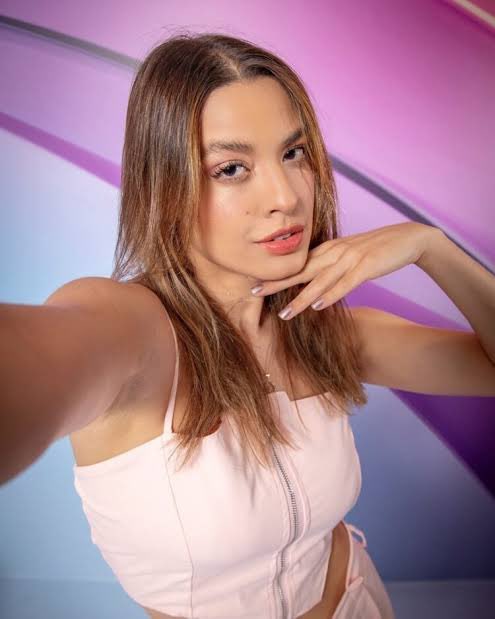 Princekhaan12's tweet photo. Quem sai nesse paredão ??? 

Bia do Brás ❤️ (like)
Isabelle Cunhã 🔁 (rt)

#BBB24 #FORABIA https://t.co/jTBVhUiA5x