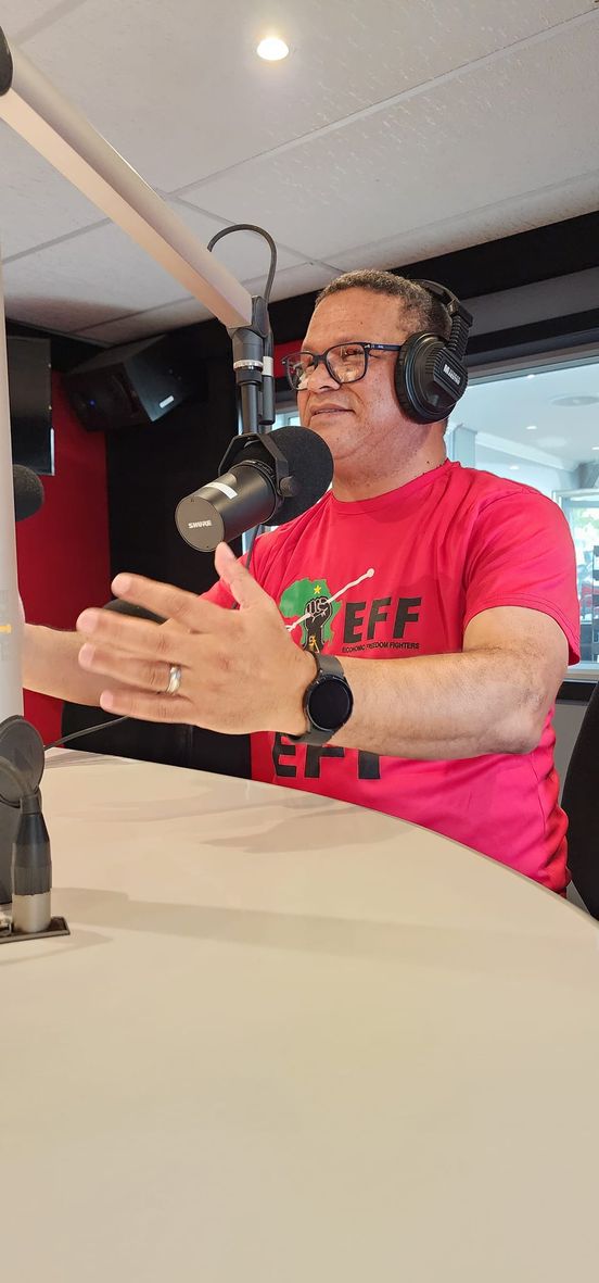 ♦️ICYMI♦️ Fighter Virgill Gericke at Heartbeat FM studio addressing a whole range of issues ranging from religion & spirituality, creation of jobs, identity, development and many more He also reflected on issues affecting many coloured communities in the Western Cape. #VoteEFF