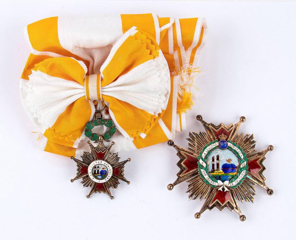 New Order for Princess Catharina-Amalia!🎖️

King Felipe VI of Spain has signed a Royal Decree awarding Princess Catharina-Amalia the Grand Cross of the order of Isabella the Catholic. 😊

Amalia will wear it for the first during the state banquet on April 17, 2024.