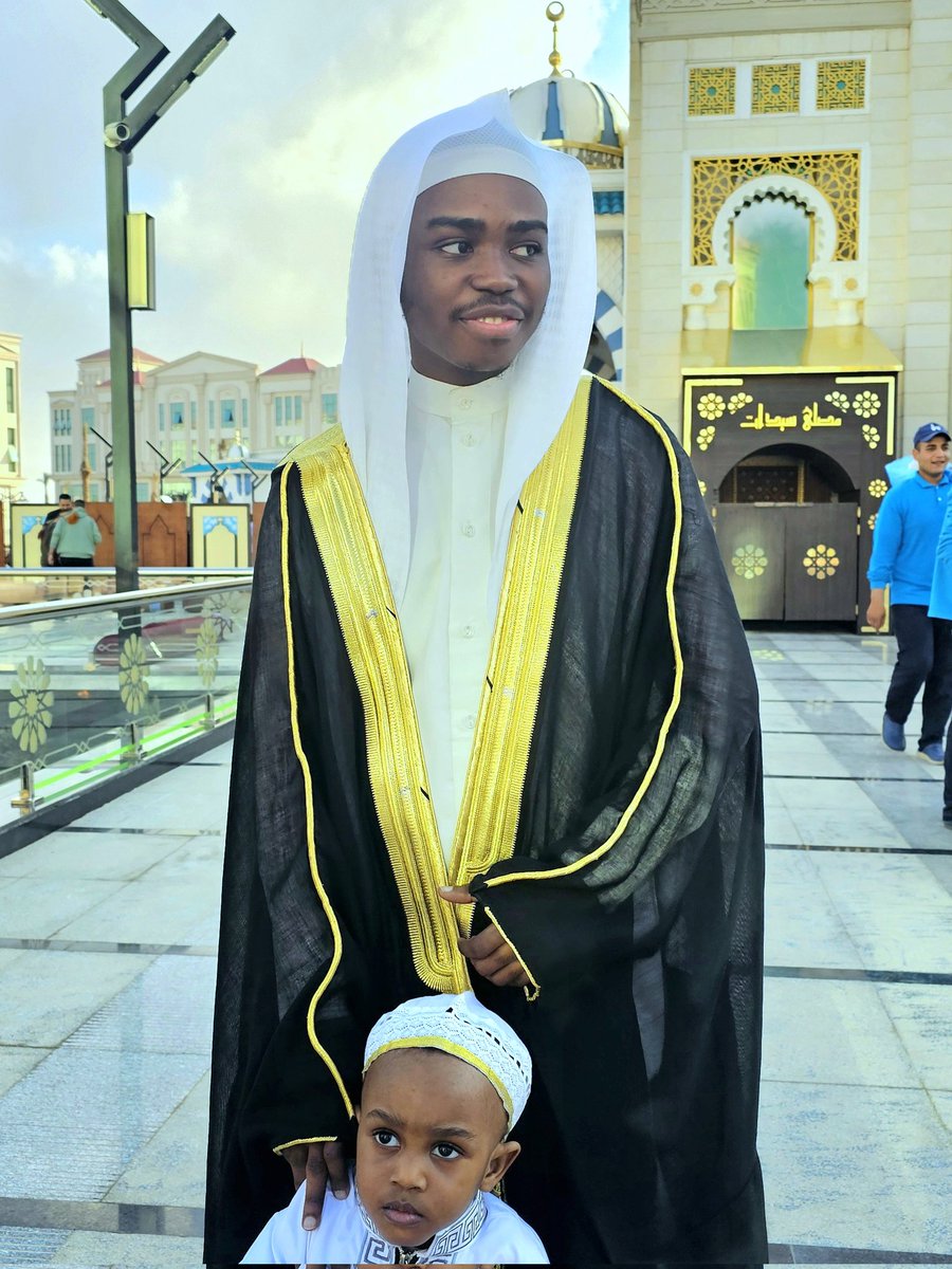 Little boy from a family I met after Eid today.
May Allah Almighty bless him and his family. 
Aameen.

#MuftiYaks #Eid