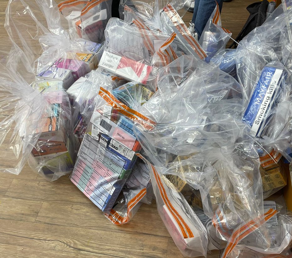 Officers were busy yesterday seizing goods from a premises in Rickmansworth.   

Over 2200 illicit and non-duty paid cigarettes were seized, along with 1.5kg of hand rolling tobacco and over 600 illegal vapes. 

Enquiries are ongoing.