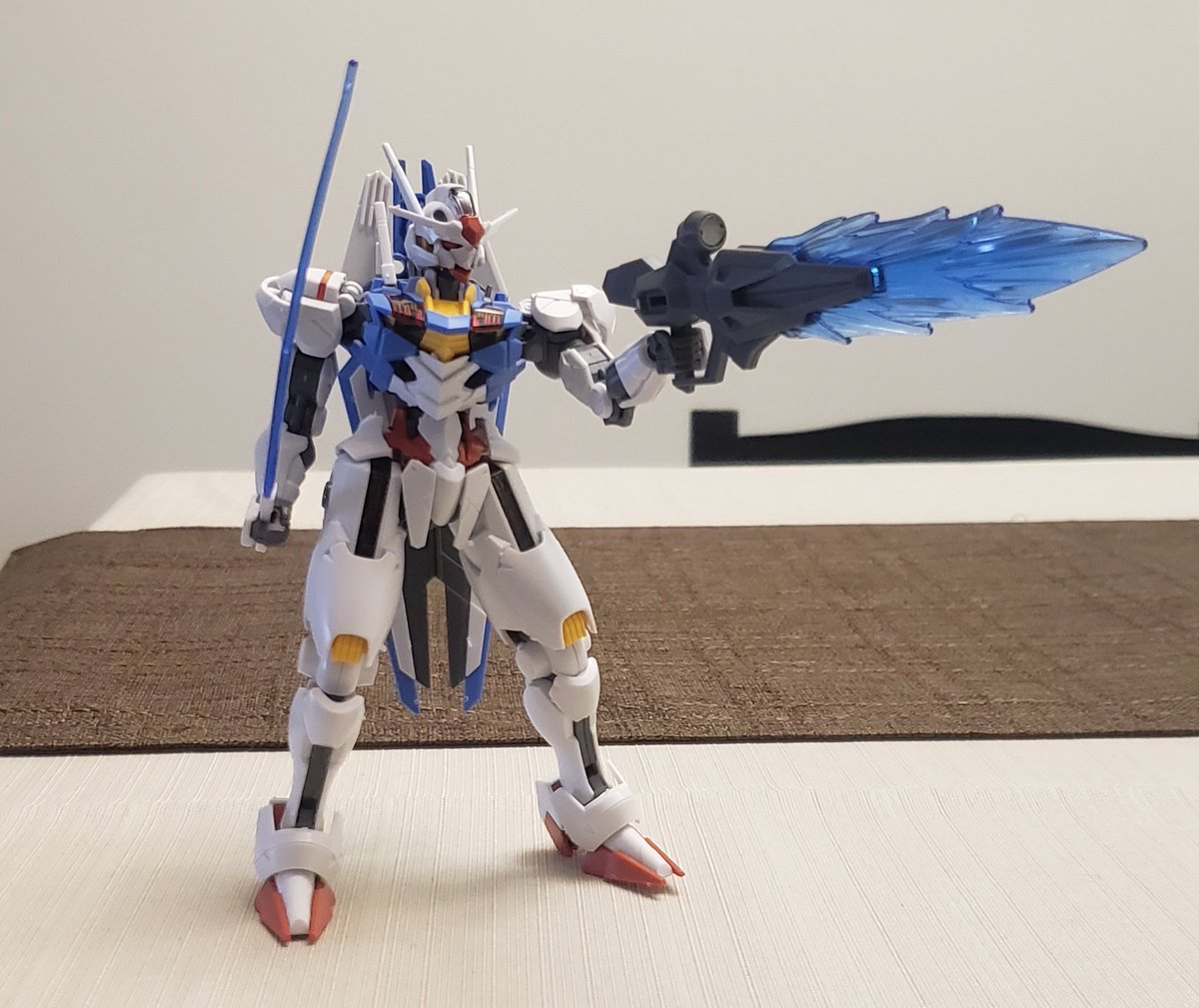 IAmDaveBaldwin's tweet photo. Made a #Gundam for the first time yesterday. Good fun. War is bad. https://t.co/qEZIb4g1mS