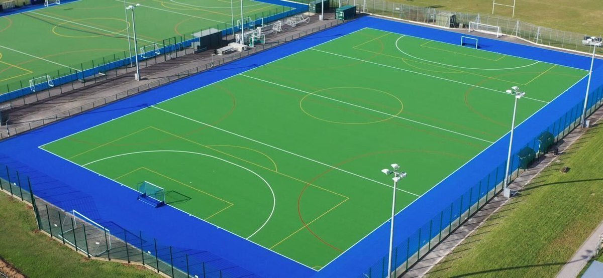 Work has been completed on the UK’s first “dry” #hockey pitch in #Basingstoke. Designed by SAPCA member, @PolytanUK, the Poligras Paris GT zero Dry Hockey Turf embraces #sustainable hockey. The installation was completed by SAPCA member, @ASSportsSystems sapca.org.uk/news/work-comp…
