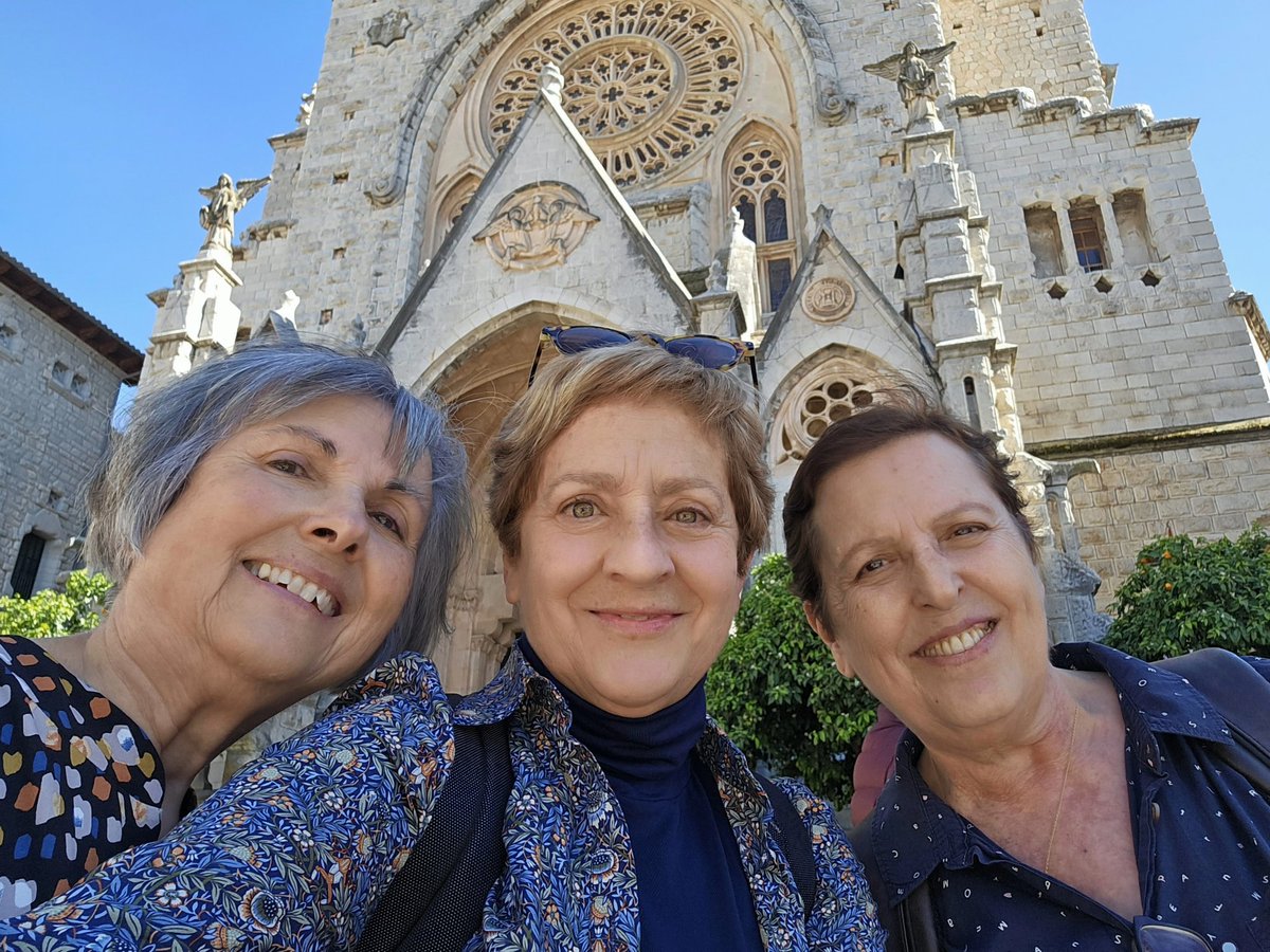 Las chicas de oro de #Saberyganar disfrutando de la amistad y la compañía en #Sóller, #Mallorca.