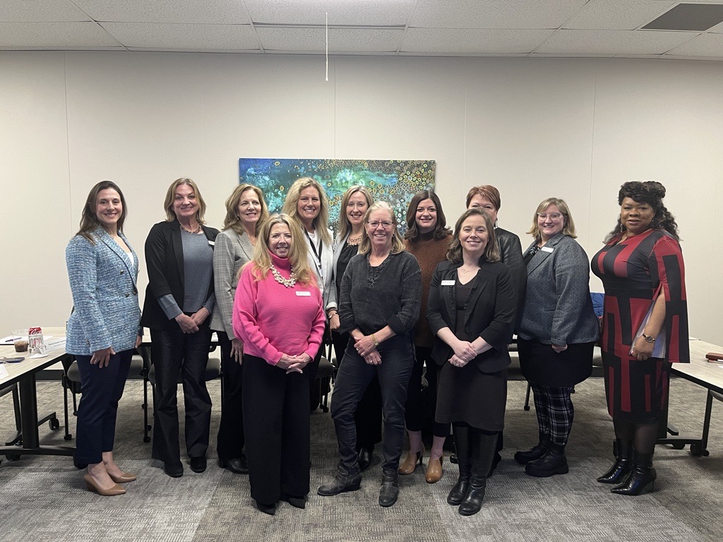 Last week, the Wisconsin Women's Council and @LGSaraRodriguez were in @CityofGreenBay to discuss opportunities and advancement for women in trades, labor, and apprenticeships. Thank you @WIWorkforce, @MayorGenrich, the Wisconsin Doulas Association, and all who attended!