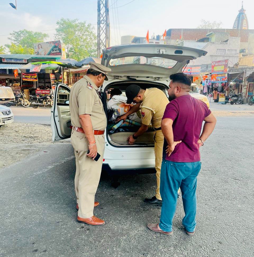 SBS Nagar Police beefed up security in view of Lok Sabha Elections 2024
➡️ Special checking of suspected persons and vehicles is being conducted to nab the bad elements and ensure safety of citizens. 
#YourSafetyOurPriority #SafePunjab #LokSabhaElections #Elections2024