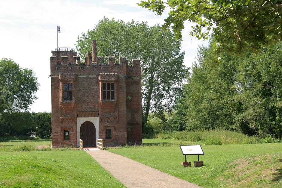 Rye House Gatehouse is open this Sunday! Come and see the history and explore the stories in the walls bit.ly/3VFOcX9 👑👻