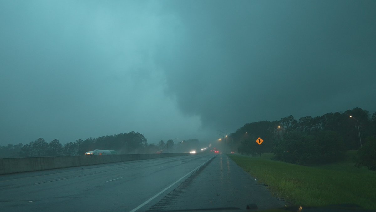 large tornado crossing i12 about 20 minutes ago @NWSNewOrleans @accuweather #LAwx