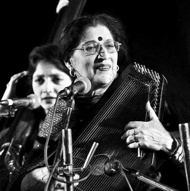 Remembering the legendary vocalist of the Jaipur-Atrauli gharana, Padma Vibhushan गान सरस्वती Vid. #KishoriAmonkar ji (10 Apr 1931 – Eternity). 💐🙏🙏🙏 - Her immortal divine music transcended beyond the gharanas & influenced the generations of KANSENs #किशोरी_आमोणकर