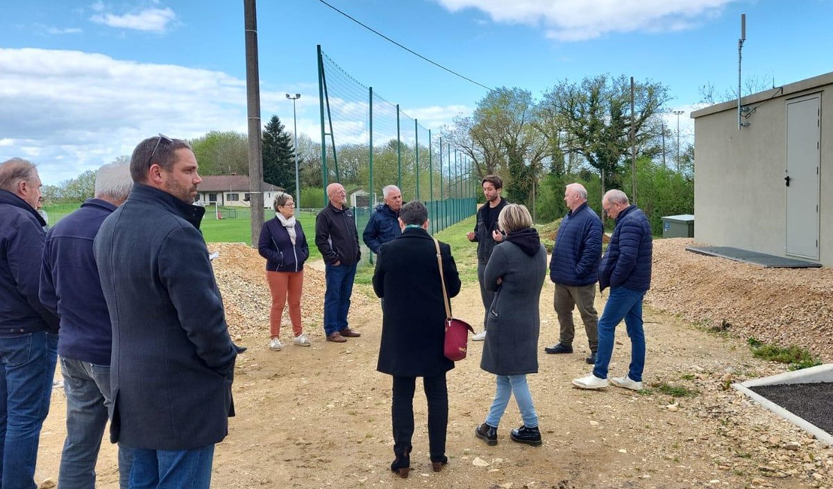 Visite du site @iecharge de Val-Revermont en compagnie d'élus Aindinois, afin de leur présenter les solutions d'installation de bornes de recharge de véhicules électriques. ⚡️ Un moment riche en échanges autour d'une mobilité décarbonnée en faveur de la #TransitionÉnergétique ♻️