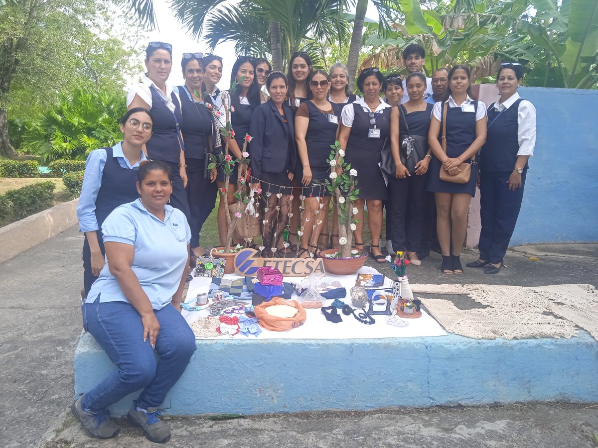 Mujeres y Hombres creadores, innovadores y creativos.
ETECSA DTIJ presente en el Evento de Mujeres y Hombres Creadores Municipal.
#EsteEsNuestroAzul 💙⭐