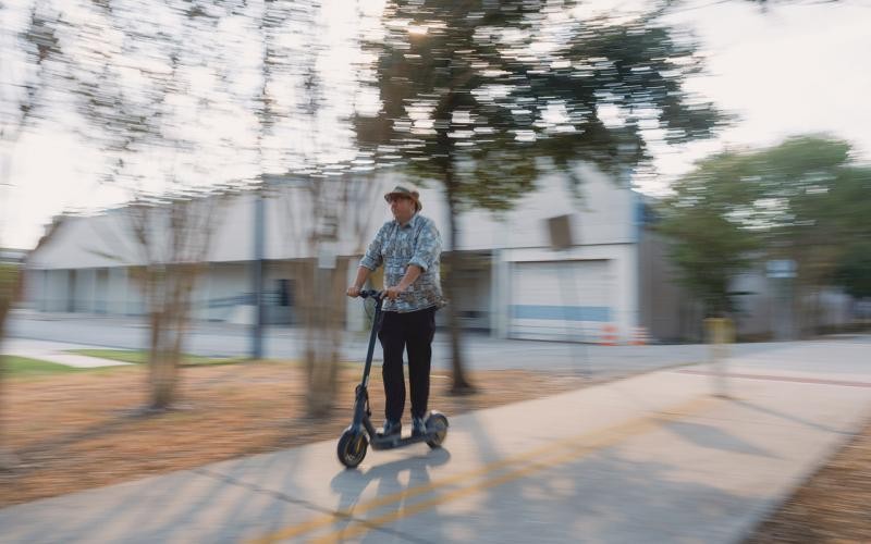 Check out @edpettittmph's feature in Rotary Magazine! Learn how he's combating Houston's heat island effect. Dive into the impact of urban development on temperature and why addressing environmental challenges in cities like Houston is crucial. Read more: rotary.org/en/heat-urban-…