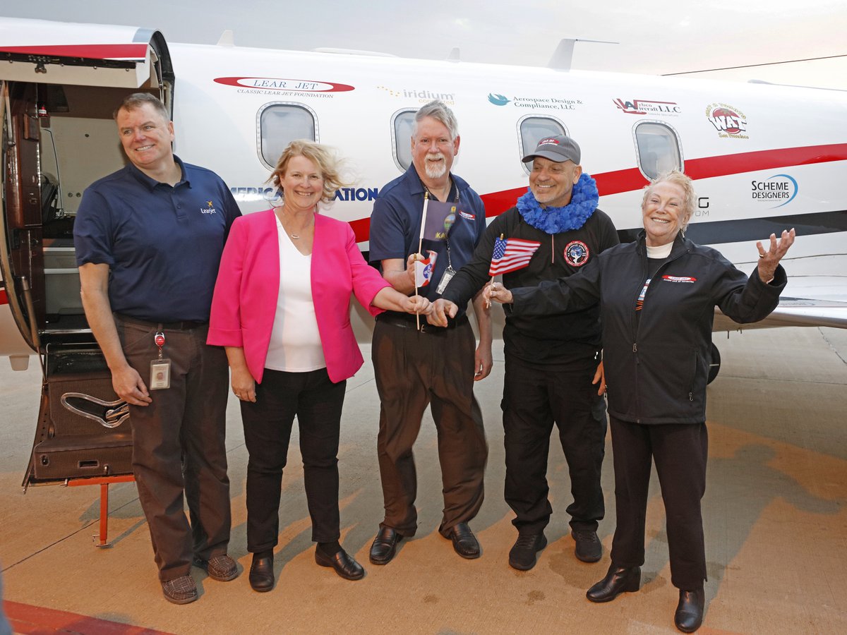 Bombardier est fier d'avoir soutenu Bart Gray dans La Mission du Siècle, Vol autour du monde, à bord du Learjet 36A de Global Jetcare. Aujourd'hui, nous demeurons dévoués à offrir la meilleure expérience de service à nos plus de 2 000 clients Learjet.