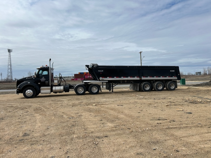 RichardWiebe204's tweet image. We would like to thank Rockport Commercial Inc. on the purchase of this new Canuck Trailers R3 3500 triple axle end dump. These units are real head turners. #quereltrailers #canucktrailers #haulmore #everyhaul #enddumps #graveltrailer