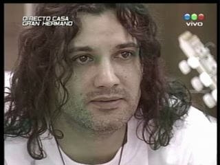 Cotyromero22's tweet photo. No es la primera vez que un exjugador de #GranHermano vuelve a competir:
En #GHFamosos Diego Leonardi (que había estado en #GH2007) ingresó de suplente y GANÓ.
En #GH2016 Marian Farjat volvió a jugar, un año después de su paso por #GH2015.
#GranHermano https://t.co/aX3TIBkd42