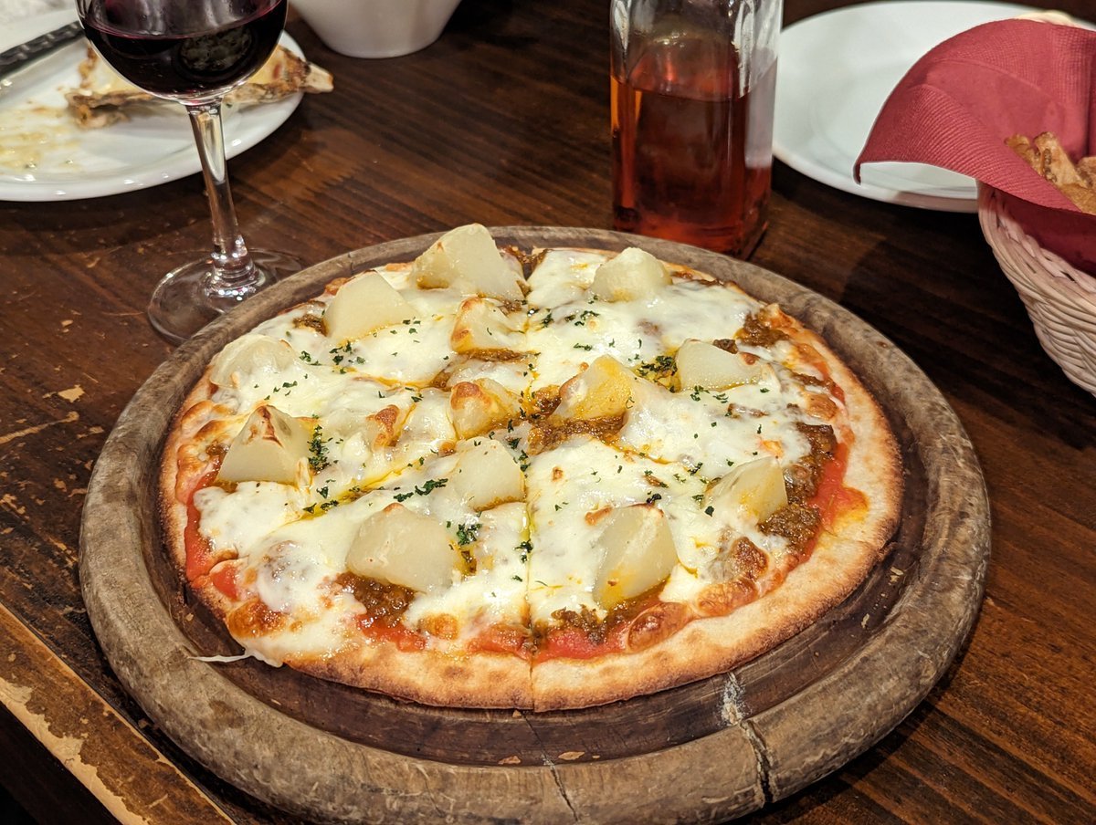 東京都北区赤羽の ワインバー🍷 的な お店のピザ🍕 場所等詳細= 覚えてないん 😱 ごちそうさまでした 🙏