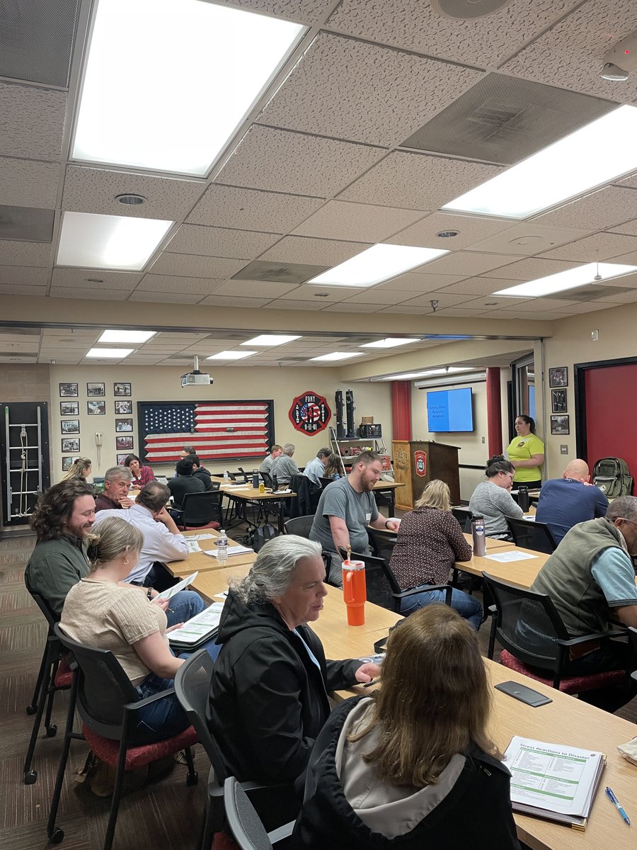 Welcome Arlington CERT Class 75! The Community Emergency Response Team (CERT) is an award-winning volunteer force that helps County responders in emergencies. Last night 23 recruits began basic training and got to meet DPSCEM Director Will Flagler. arlingtoncert.com