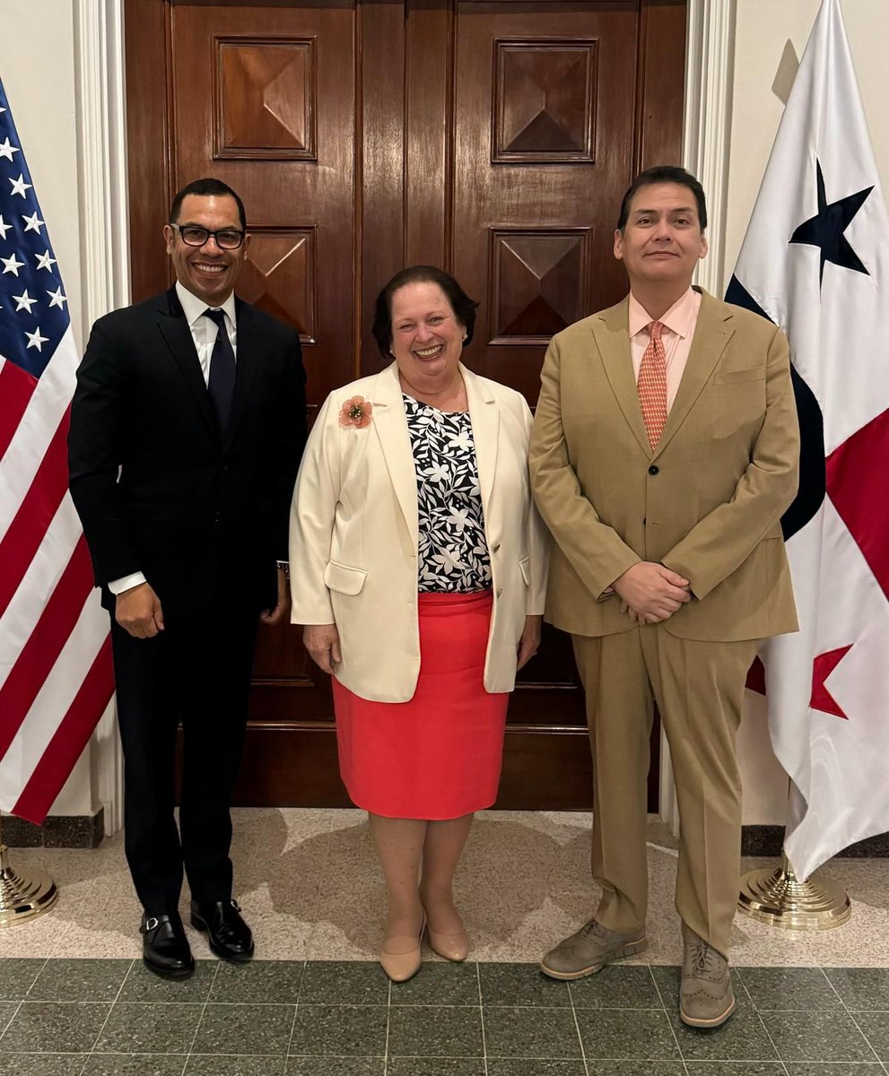 GlobalAmericans's tweet photo. Carl Meacham &amp; @IRebolledo met with @USAmbassadorPAN, Mari Carmen Aponte, during their visit to CADE 2024, which featured Panama's presidential candidates. Carl Meacham addressed the Conference to discuss the implications of the US presidential election for the region. https://t.co/MXVmIZ7eKR