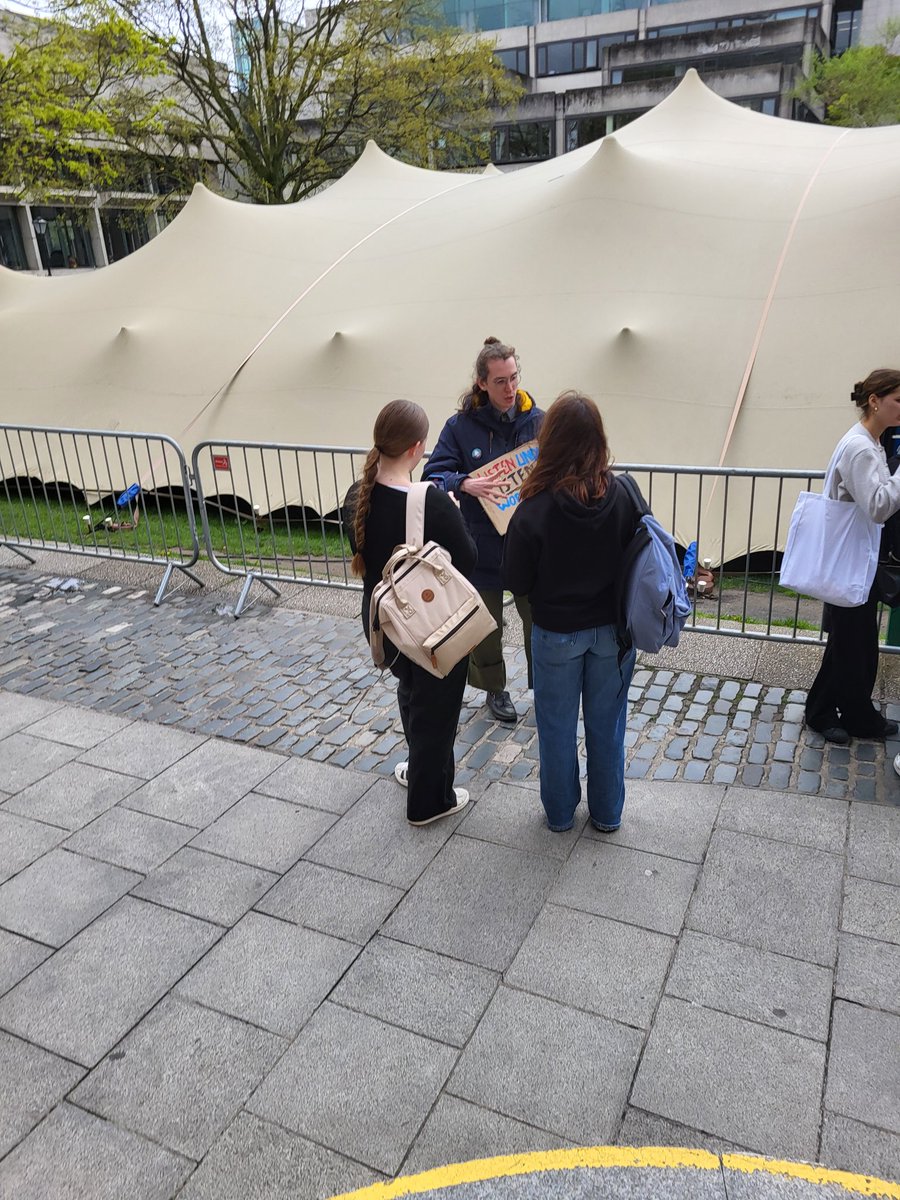 PWO_Ireland's tweet photo. Great mood on our picket of the Book of Kells. 

French film students who had planned on visiting the Book were delighted to interview some of our members about our campaign and about life in Ireland. 

#PGRsDeserveBetter #PhD #PhDRights https://t.co/8j40BTyn9J