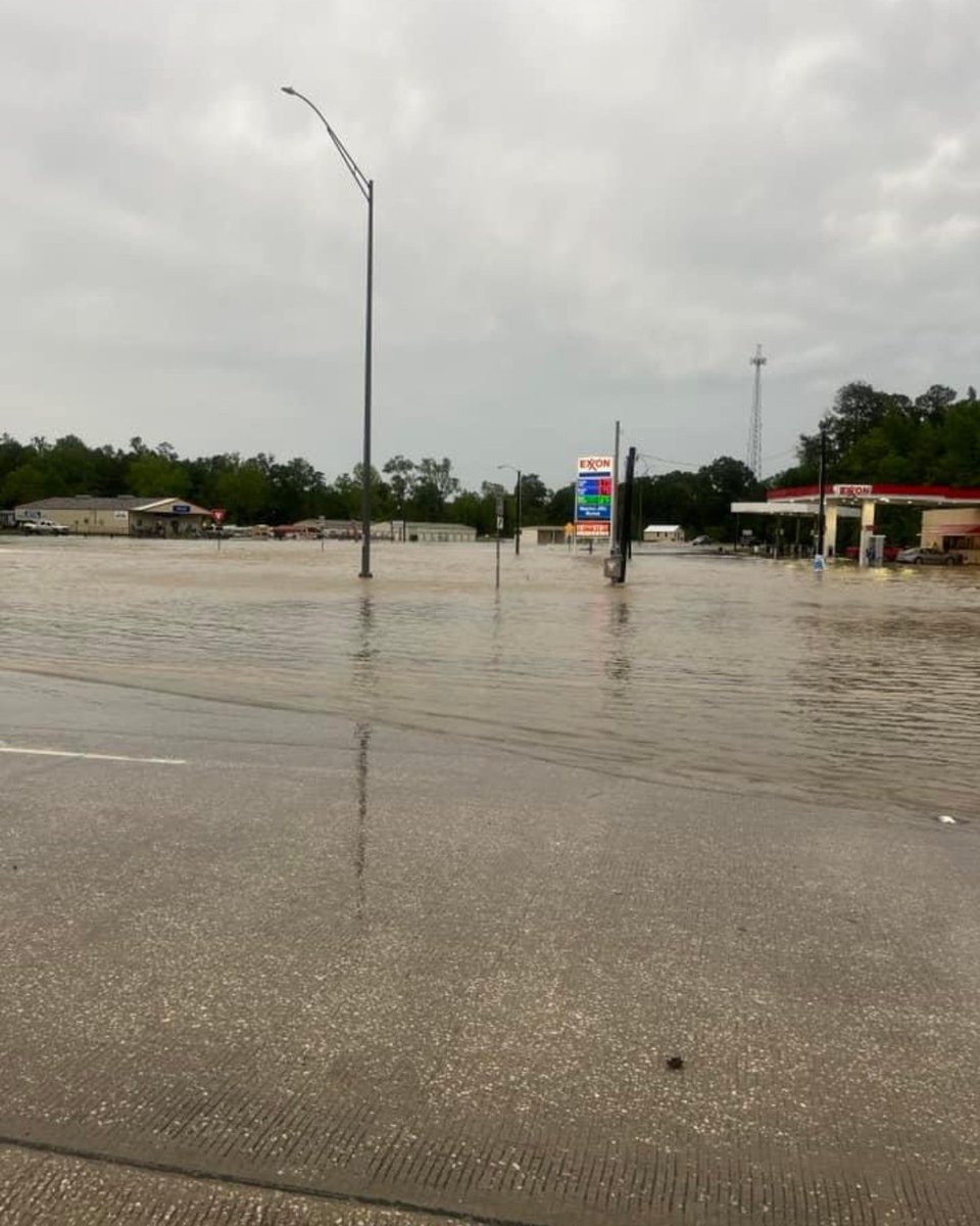 TxDOT Maintenance crews continue to work with local law enforcement agencies on road closures due to this morning’s storm. Please monitor drivetexas.org for the latest road closure information. #TurnAroundDontDrown #KnowBeforeYouGo 📍 Newton County / SH 87 @ US 190