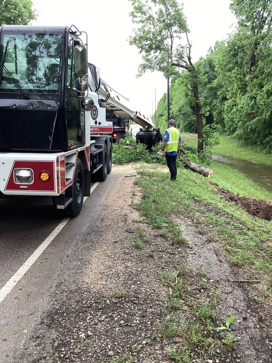 Our #HCPrecinct4 team is hard at work clearing debris and downed trees from last night's storms! Most of the damage within #HCPrecinct4 is concentrated near Fry & Mason Road. Exercise caution on the roads this morning. @JeffLindner1 @NWSHouston #HouNews #Houwx