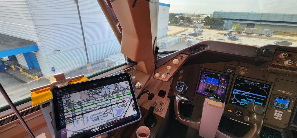 Kelly Lepley ✈🌍👩✈️✈️👩👧👧🇺🇦 tweet media