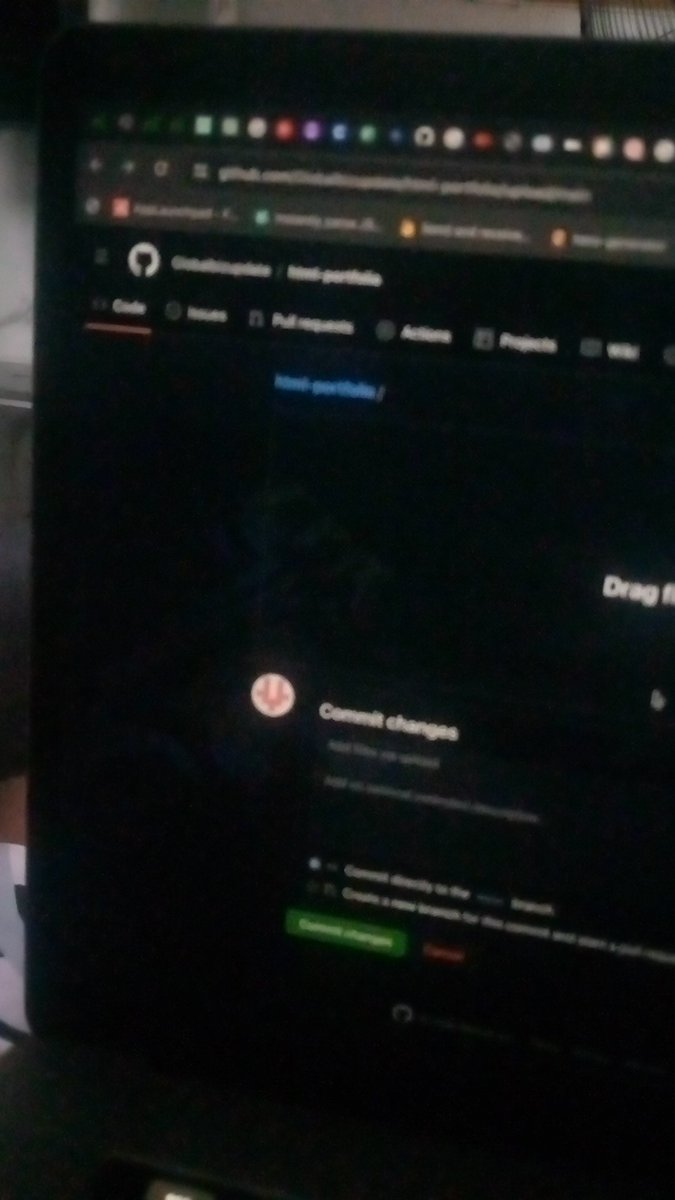 Adee_mex's tweet image. Again it's DAY 7 of #learnbydoing
Today we keep making progress in the web development journey.
Created a GitHub account to make my first ever web project come to life.
All thanks to @omoalhajaabiola, @OlamideTowobola for motivation