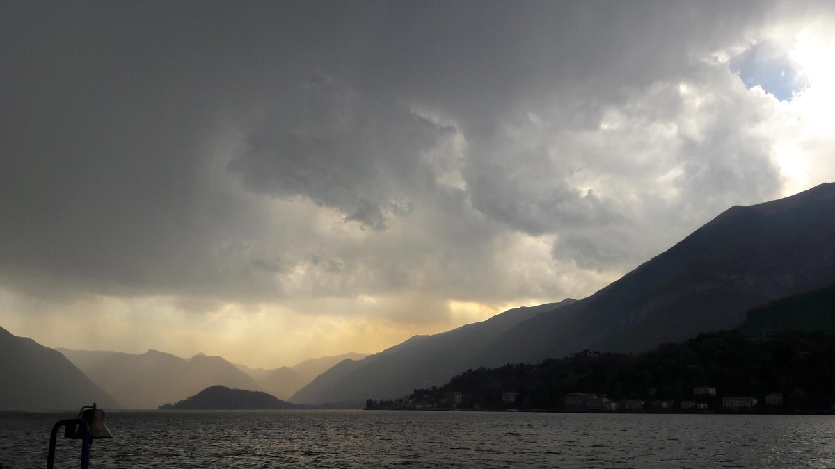 #lagodicomo