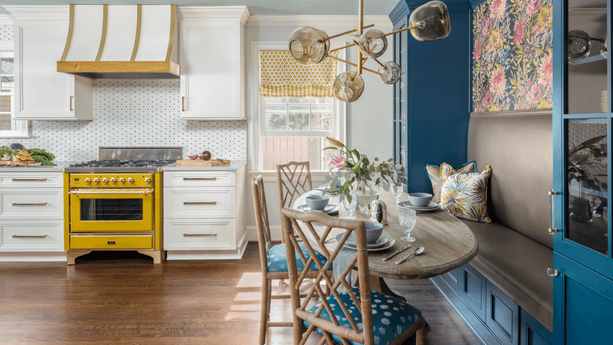KettlerDesign's tweet photo. Don’t be afraid of juicy colors…a feast for the eyes! 📸 by Joe Purvis 🌀 Touchstone Fine Cabinetry 🌀 @WalkerZanger tile 🌀 interior design by @ashleydelapp #dreamkitchen #karenkettlerdesign https://t.co/4ZjoYiEC3X