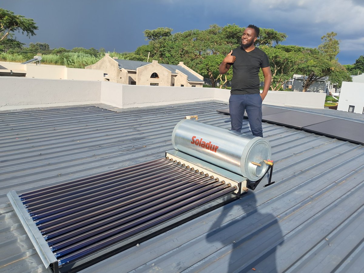 10.04.2024 5kva solar system installed by SolarMak World. 200litres solar geyser installed by us too. Engage us today for best renewable,smart and reliable solar solutions. The house the installer