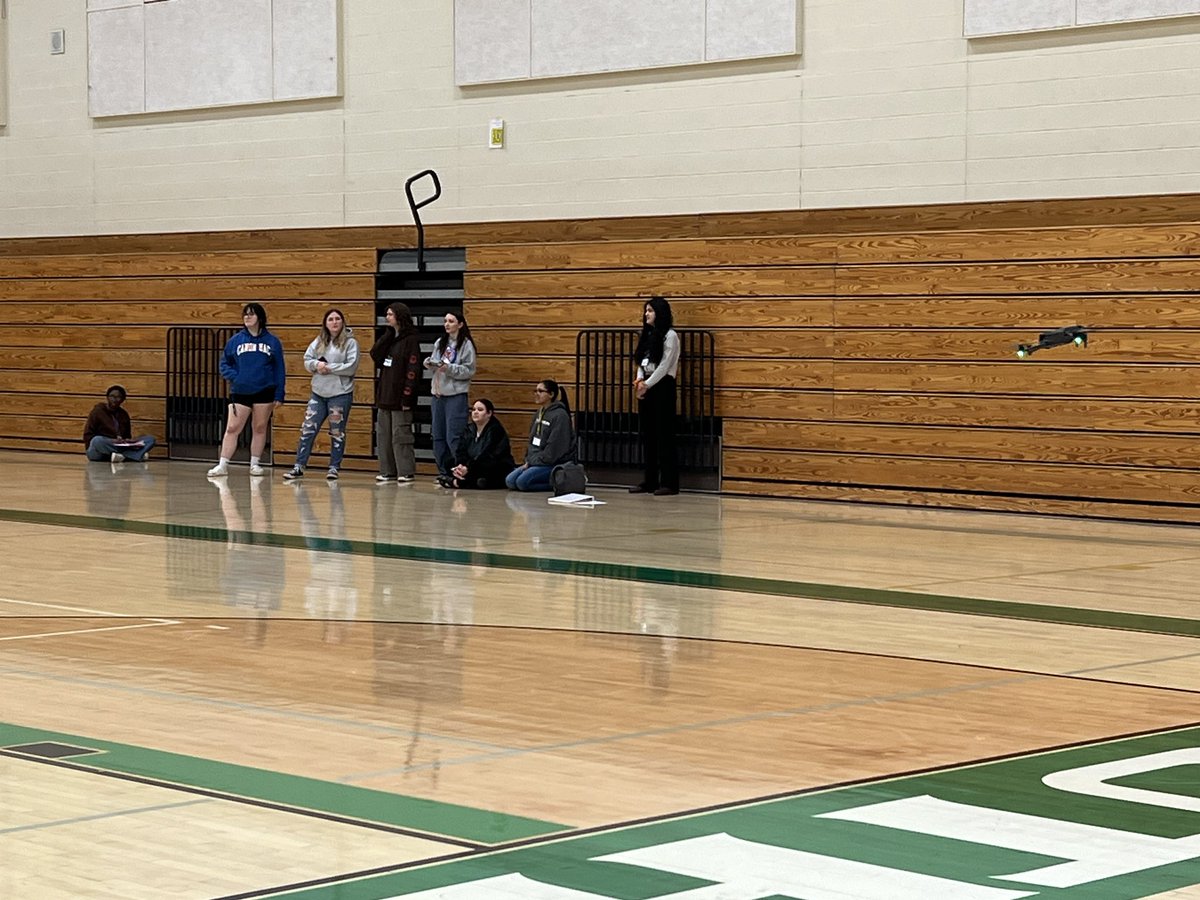 🚀 Today in the gym, it’s not just basketballs flying high! 🏀 We are taking our drones for a spin indoors and learning how to fly in a restricted space.