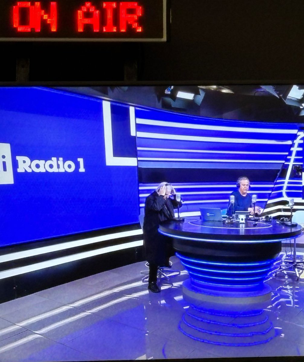 oggi <a href="/Amedeominghi1/">Amedeo minghi</a>  ospite a <a href="/Radio1Rai/">Rai Radio1</a>  con #JohnVignola
Promo radio: <a href="/recmediapromo/">RECmedia comunicazione e promozione</a>