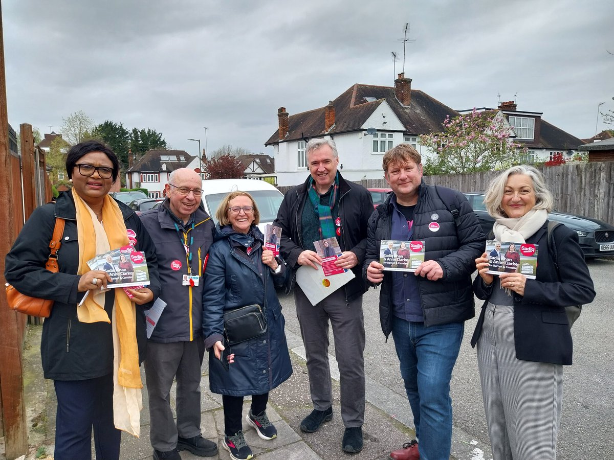 @LabourCllrs #LabourDoorStep🌹 today in #Barnet for @SadiqKhan @anne_clarke @sarahsackman @UKLabour with @Georgia_Gould @BarryJohnRawlin & Barnet Cllrs @Shansview @MAsgharButt @_petermason @AdamHug @RossGarrod @LouiseKrupski @ShamaTatler & @FeryalClark! Gr8 response!