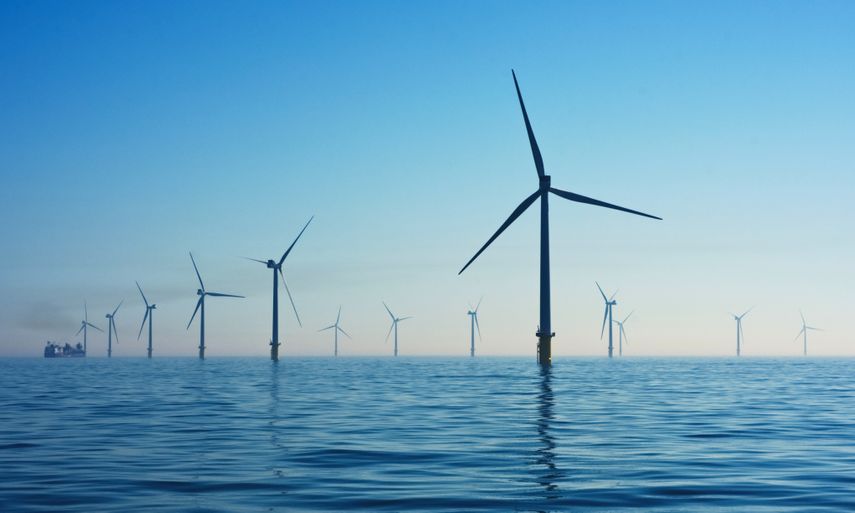 With a €250,000 grant from @SEAI_ie, David Igoe of Trinity's School of Engineering is leading research to cut costs in offshore wind turbine construction. Pioneering work to understand pile ageing effects for more efficient foundation. Read more: tcd.ie/news_events/ar…