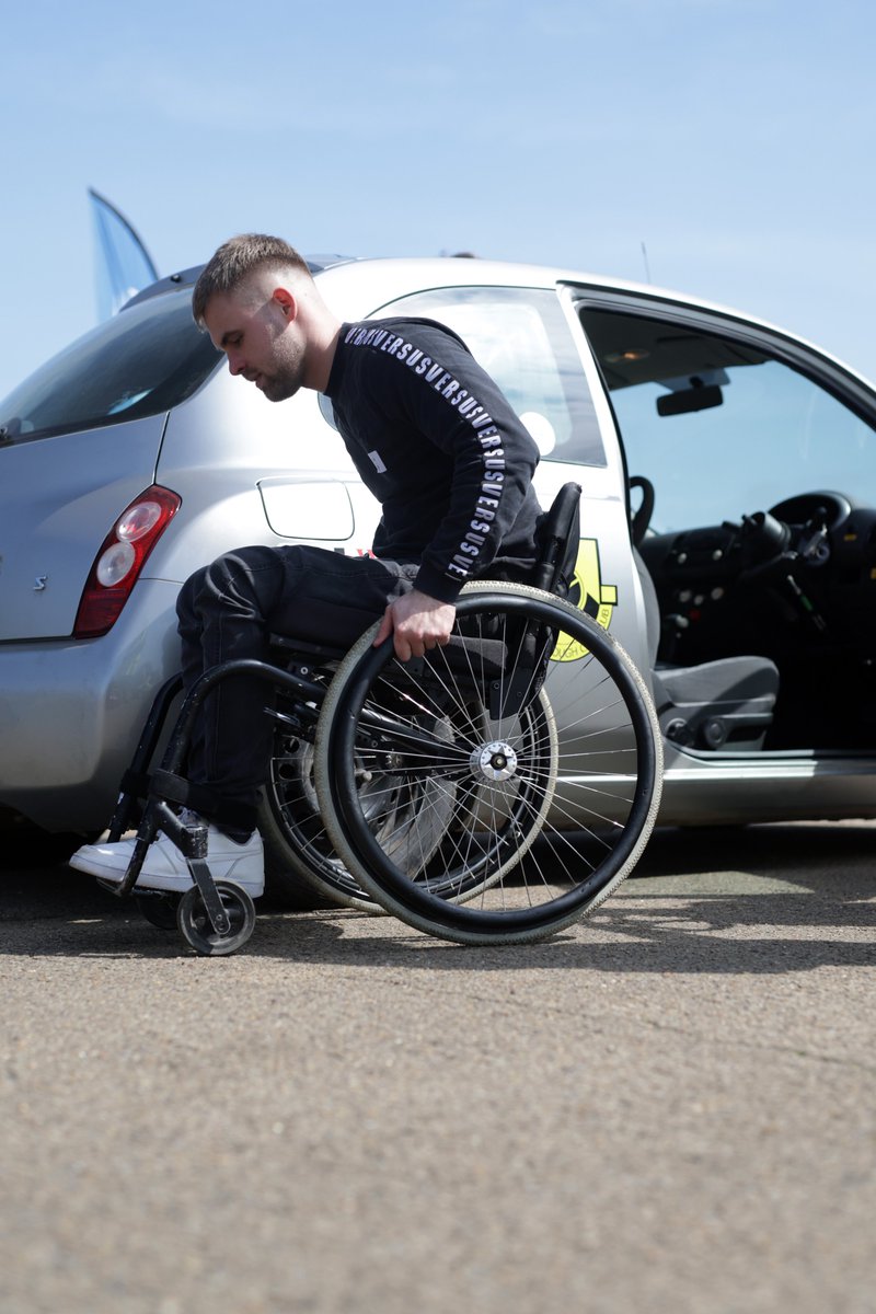 Introducing our Disabled Drivers Scholarship in partnership with Loughborough Car Club and the FIA Sport Grant Programme! Experience the thrill of AutoSOLOs and compete for a fully funded season and access to an adapted car! 🏆 Apply now 🔗cognitoforms.com/MotorsportUK1/…