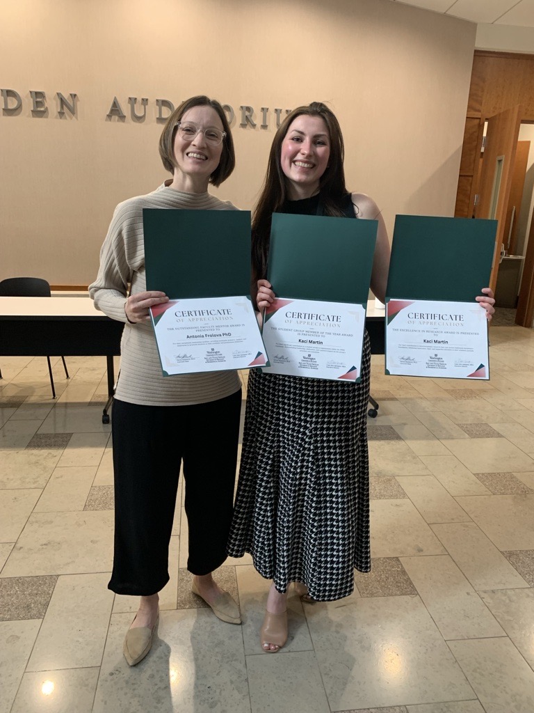 CRepHS took home two awards, read about it below! @FrolovaToni obgyn.wustl.edu/crephs-takes-h…