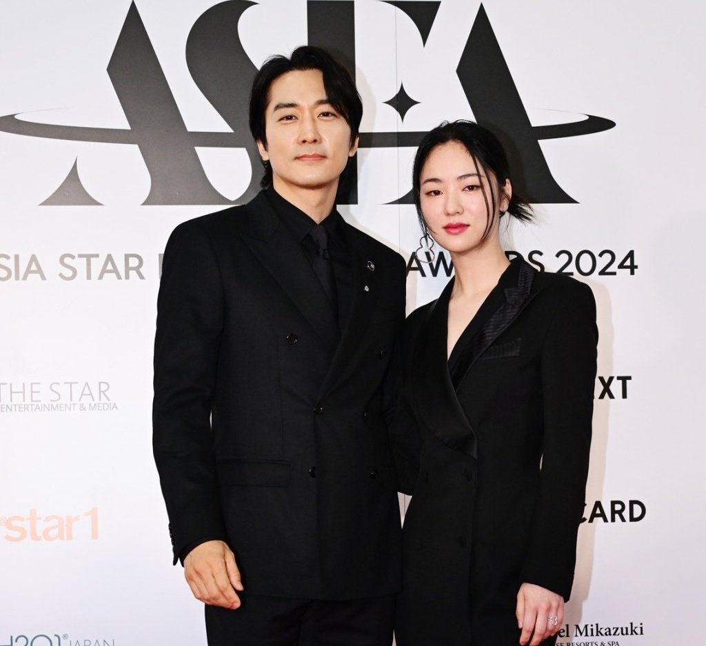 From this:                           To this:
*Ya, walau cuma crumbs di event, hehe.
#SongSeungHeon
#JeonYeoBeen
#SeungHeon
#YeoBeen