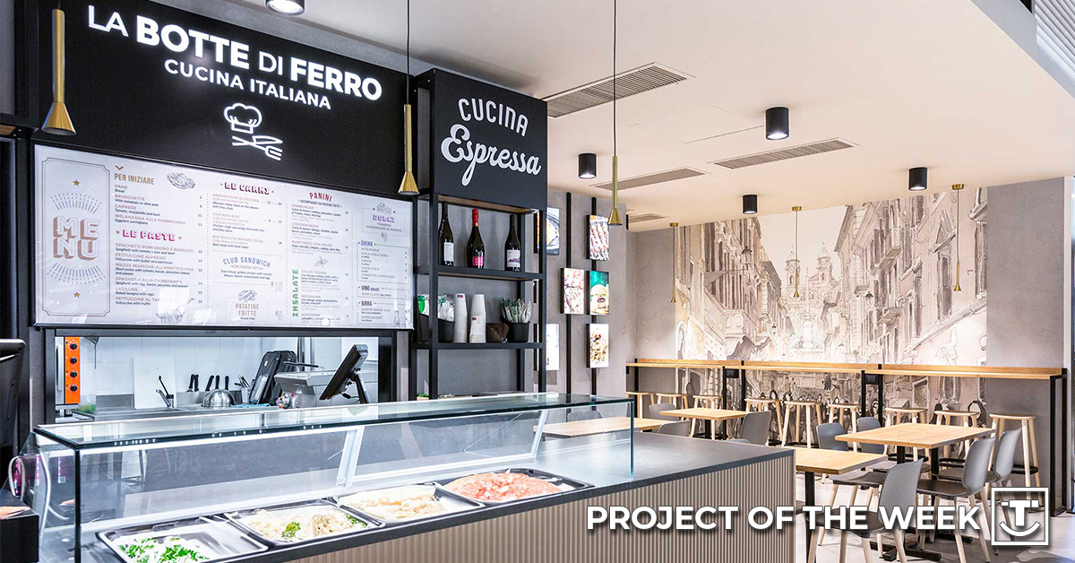 #ProjectOfTheWeek | La Botte di Ferro 
Thanks to Localiarreda and #Tecnografica, the restaurant is a tribute to Rome with the 'Via Condotti' #wallpaper by Marco Fontana. Every detail invites conversation about elegance and taste. 
▶️ ow.ly/u9SH50Rch8J
#interiordesign