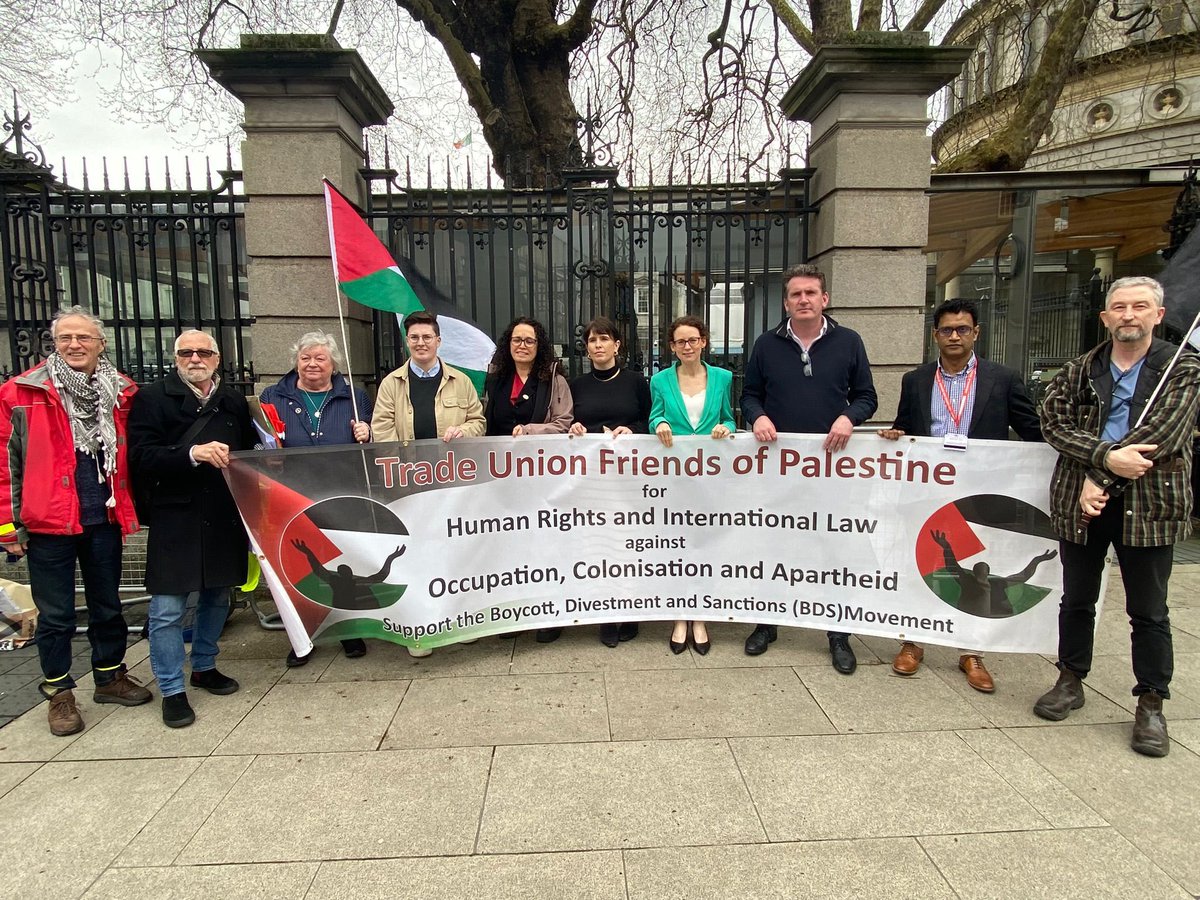 Members of the Trade Union Friends of Palestine @TUFPalestine delivered a letter to incoming Taoiseach Simon Harris, urging more decisive action from the Irish government in support of Palestinian human rights #Cease_fire_In_Gaza_Now