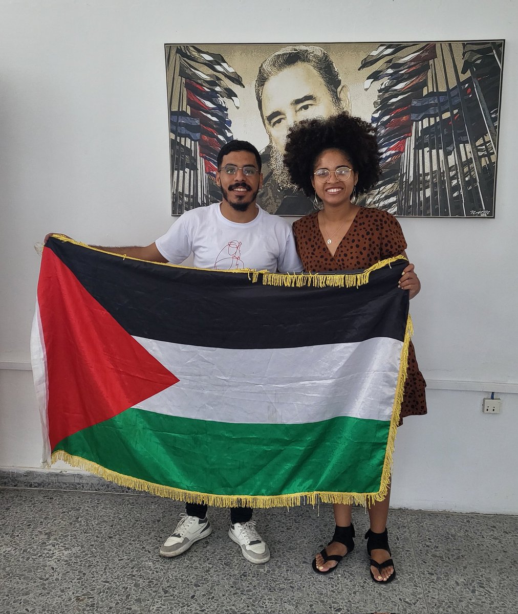 En fraternal encuentro con Ihab Masri, miembro del comité ejecutivo de la Unión de Jóvenes Comunistas Palestinos, y estudiante de Medicina en #Cuba, ratificamos nuestro invariable apoyo a la causa palestina. No nos cansaremos de exigir #FreePalestine. @UJCdeCuba