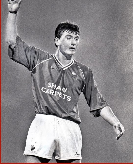 On this day in 1993, in front of just 4,958 at Oakwell, under pressure Mel Machin's Reds lost 0-2 to Grimsby Town in the new FL Div 1. Inspired by ex-Reds Paul Futcher, Jim Dobbin & Tony Rees, Grimsby scored in each half through Clive Mendonca & Dobbin #BarnsleyFC #GrimsbyTown