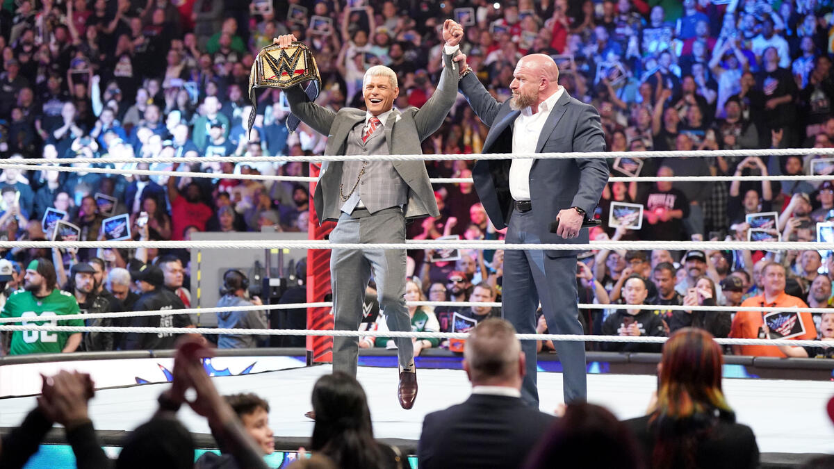 Une nouvelle ère, un nouveau départ pour la WWE 😍 Diffusion de RAW exceptionnellement ce soir à 20h55 sur #ABXplore pour rattraper le show d'hier 👊​ #ABWWE